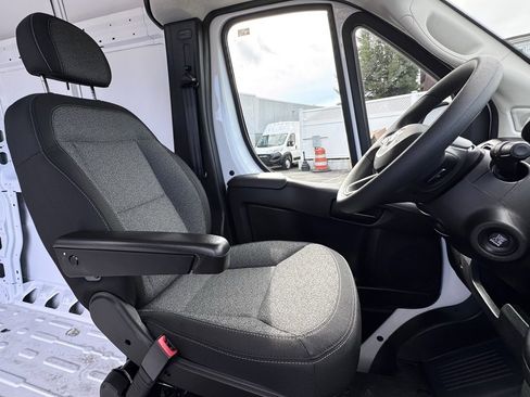 Used 2025 RAM ProMaster 3500 w/ Convenience Group image 21