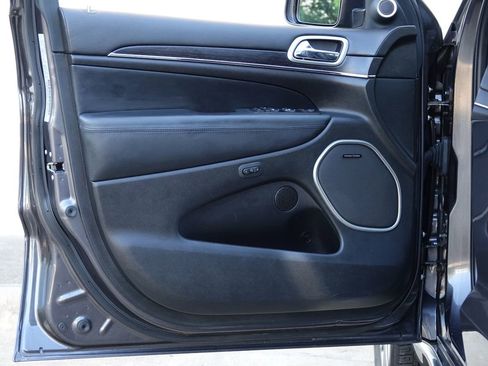 Used 2017 Jeep Grand Cherokee Summit w/ Platinum Series Group image 36