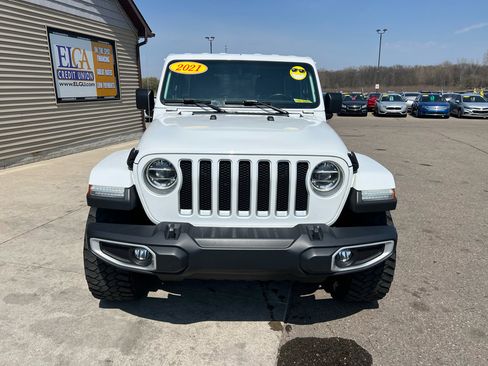Used 2021 Jeep Wrangler Unlimited Sahara image 2