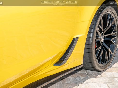 Used 2015 Chevrolet Corvette Z06 w/ 3LZ Preferred Equipment Group RWD image 60