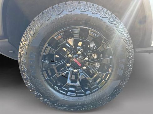 Used 2026 GMC Canyon Elevation w/ Technology Package AWD/4WD image 9