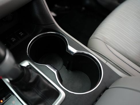 Used 2018 Toyota Highlander Plus image 30