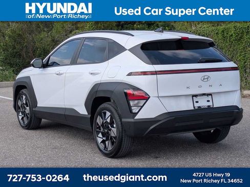 Certified 2025 Hyundai Kona SEL FWD image 3
