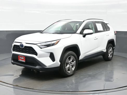 Used 2024 Toyota RAV4 XLE w/ Convenience Package AWD/4WD image 2