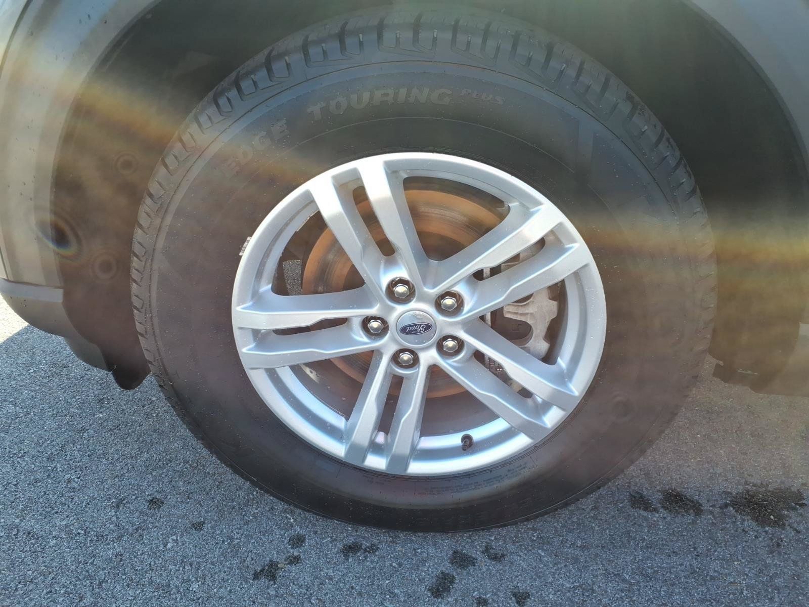 Certified 2023 Ford Explorer XLT RWD image 9