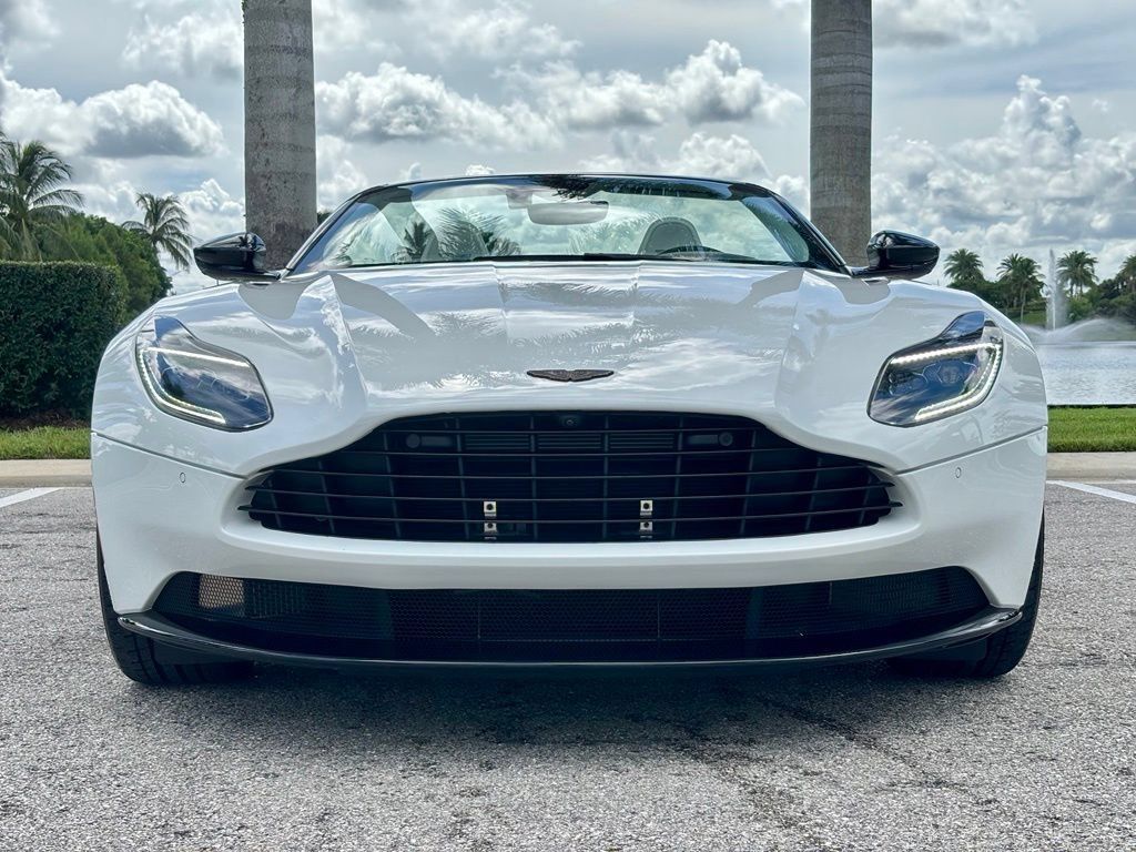 Used 2023 Aston Martin DB11 Volante RWD image 4