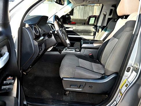 Used 2017 Toyota Tundra SR5 w/ SR5 Upgrade Package RWD image 12