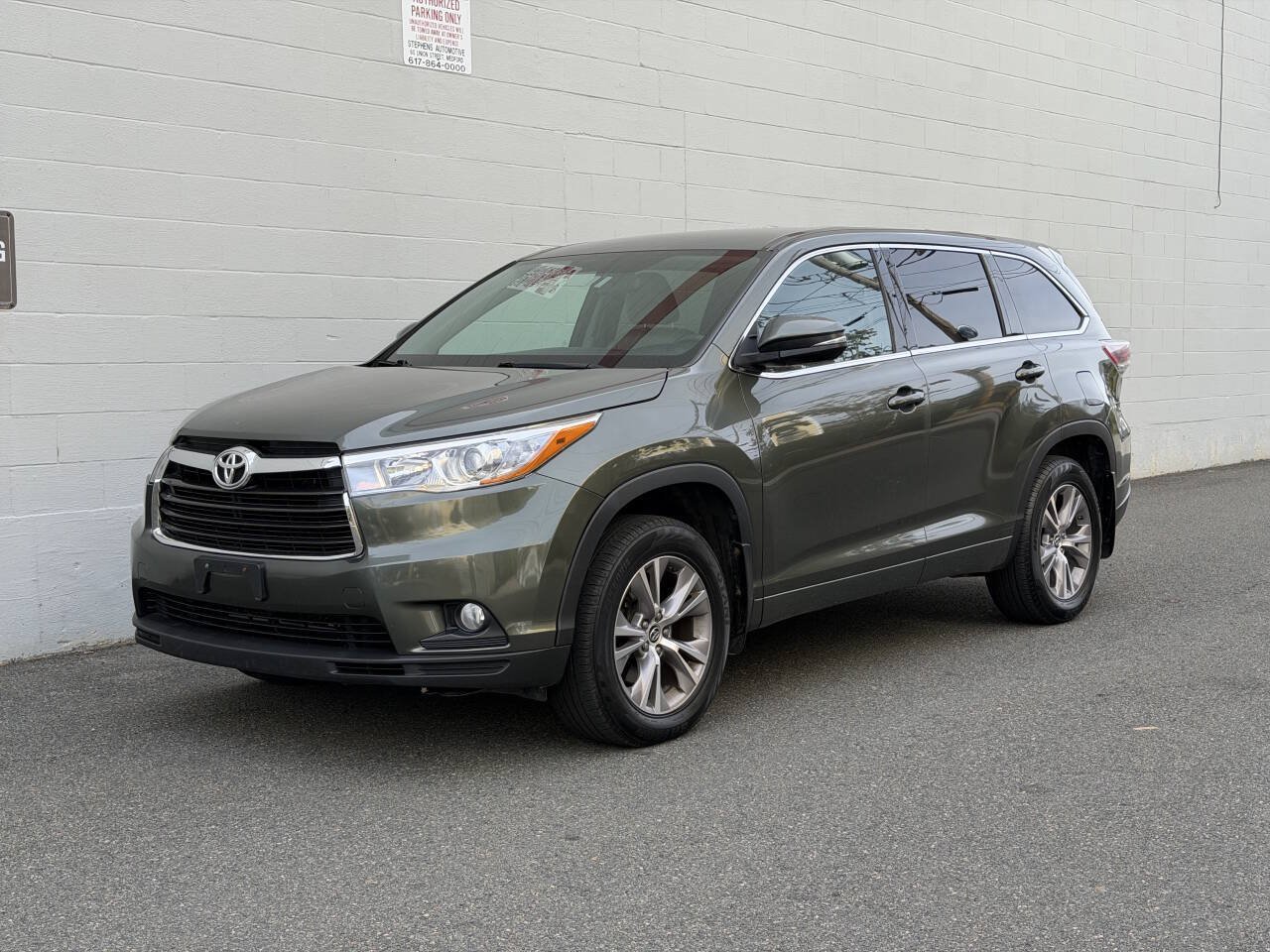 Used 2016 Toyota Highlander Plus AWD/4WD image 2