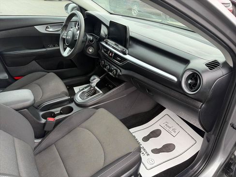 Used 2022 Kia Forte LXS w/ LXS Technology Package FWD image 13