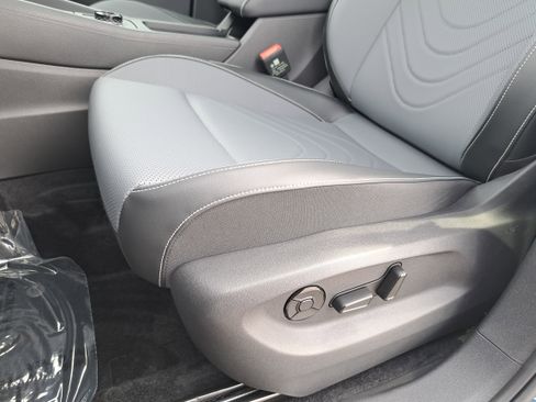 New 2026 Volkswagen Tiguan SE R-Line FWD image 27