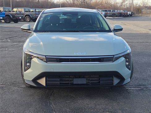 Used 2025 Kia K4 FWD image 4