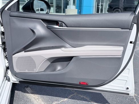 Used 2023 Toyota Camry SE image 30