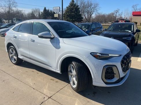 New 2025 Audi Q5 Premium Plus image 1