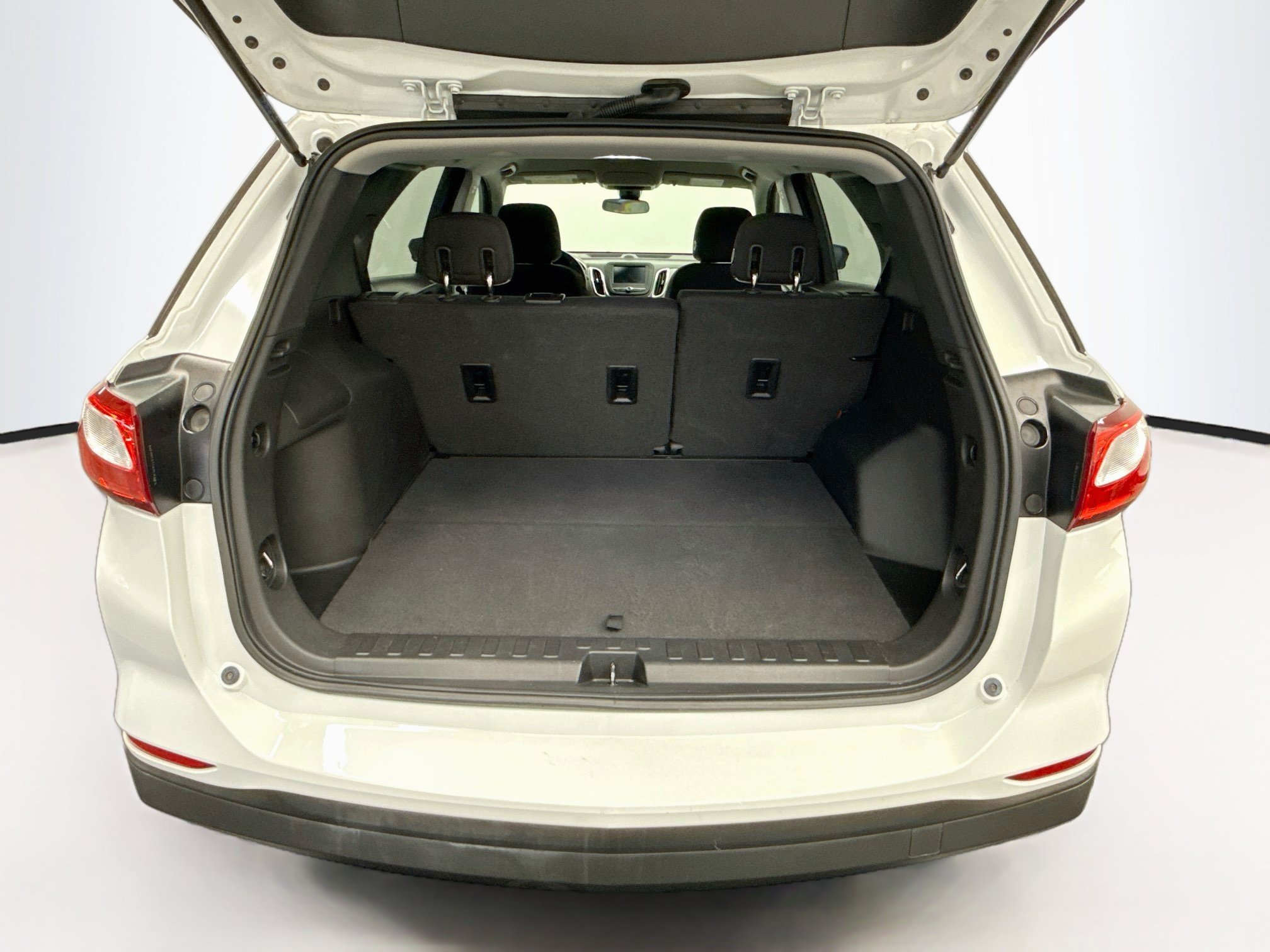 Used 2020 Chevrolet Equinox LS w/ LS Convenience Package FWD image 27