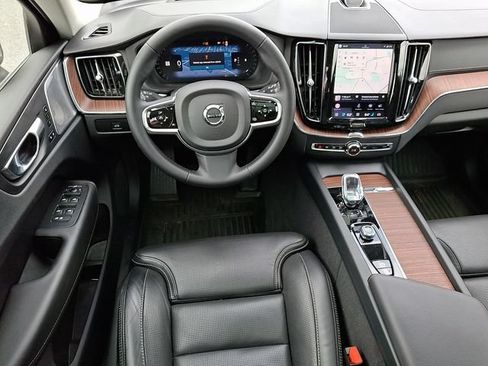 Used 2023 Volvo XC60 B5 Ultimate AWD/4WD image 11