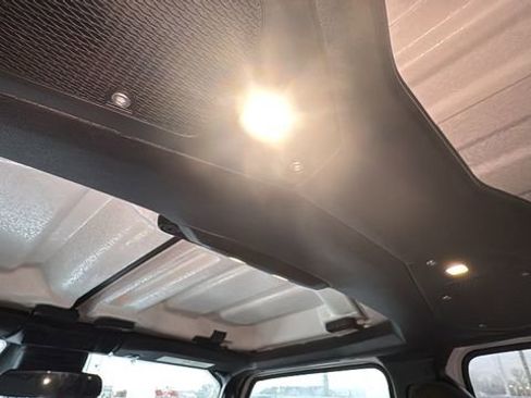 Used 2025 Jeep Wrangler Unlimited Rubicon 4xe w/ Convenience Group image 9