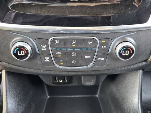 Used 2020 Chevrolet Traverse LS FWD image 17