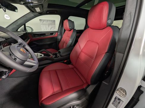 New 2026 Porsche Cayenne GTS AWD/4WD image 5