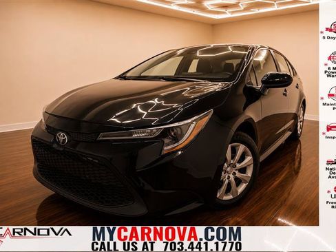 Used 2021 Toyota Corolla LE FWD image 1