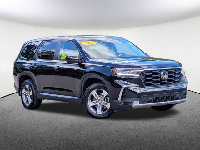 Used 2025 Honda Pilot EX-L image 2