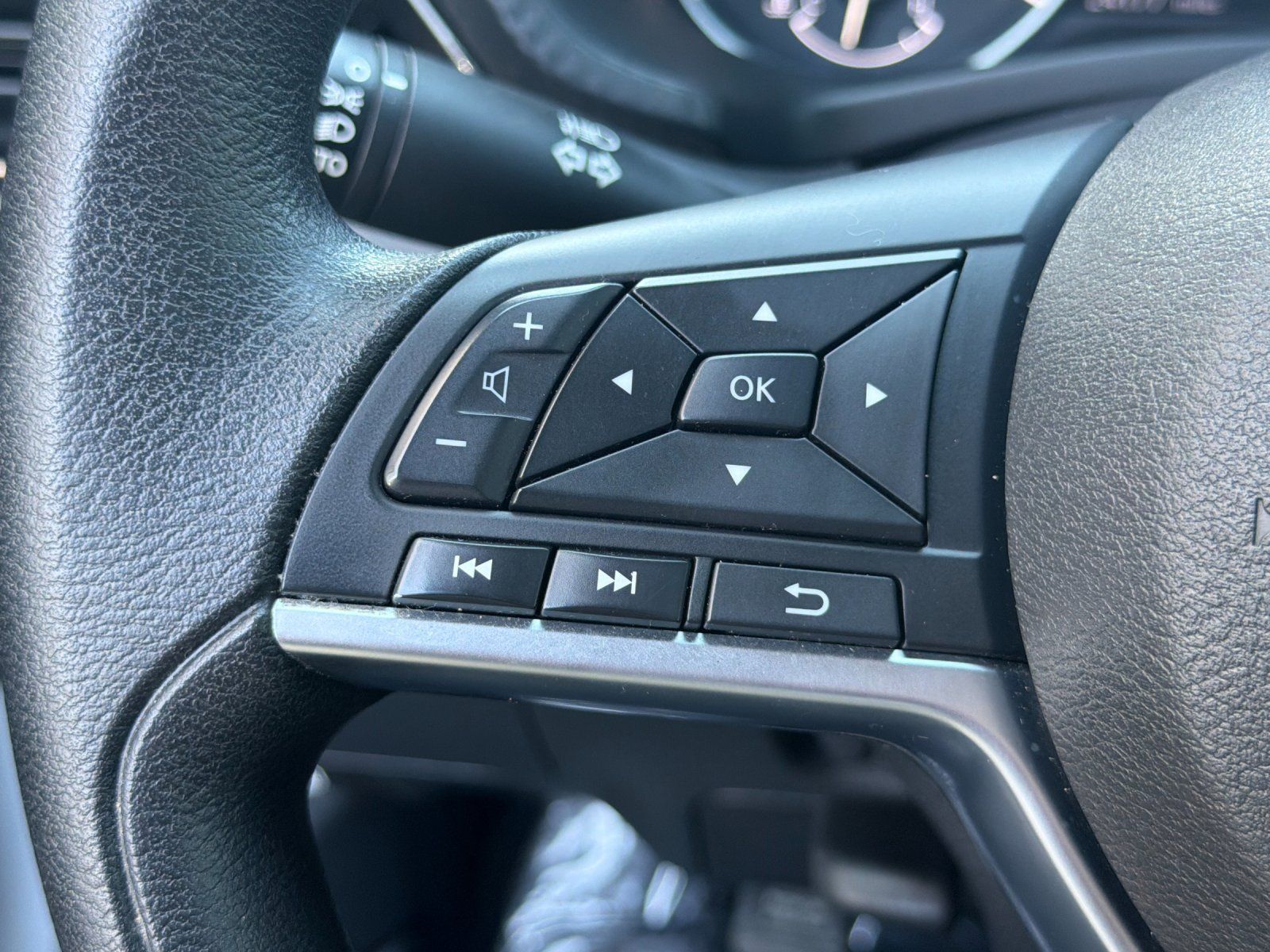 Used 2024 Nissan Sentra SV w/ Lighting Package FWD image 27