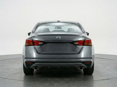 Used 2025 Nissan Altima 2.5 SV image 7