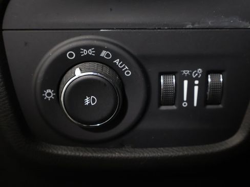 Used 2022 Jeep Grand Cherokee Overland w/ Luxury Tech Group IV image 48