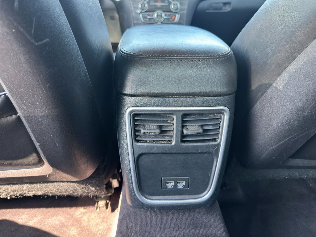 Used 2017 Chrysler 300 Limited AWD/4WD image 21