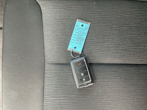 Used 2024 Jeep Grand Cherokee Laredo w/ Trailer Tow Package image 27