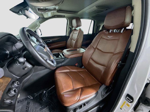 Used 2019 Cadillac Escalade Premium Luxury AWD/4WD image 21