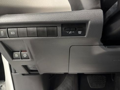 Used 2024 Toyota Sienna XLE image 26