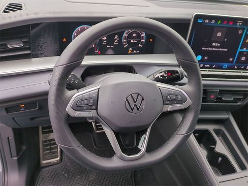 New 2026 Volkswagen Tiguan SE R-Line image 17