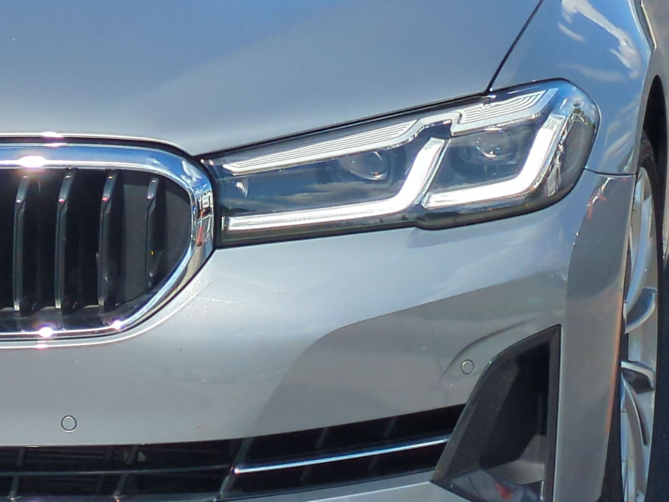 Certified 2023 BMW 540i xDrive w/ Premium Package AWD/4WD image 5