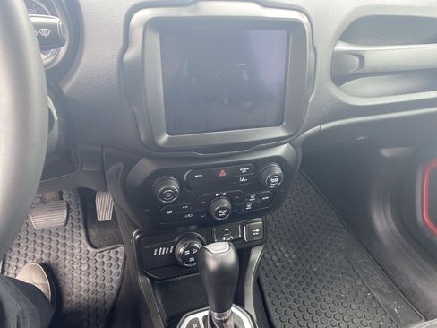 Used 2023 Jeep Renegade Trailhawk image 13