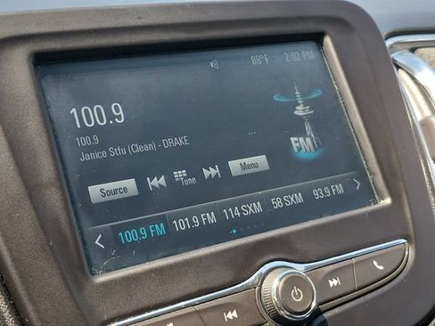 Used 2018 Chevrolet Malibu LT FWD image 26