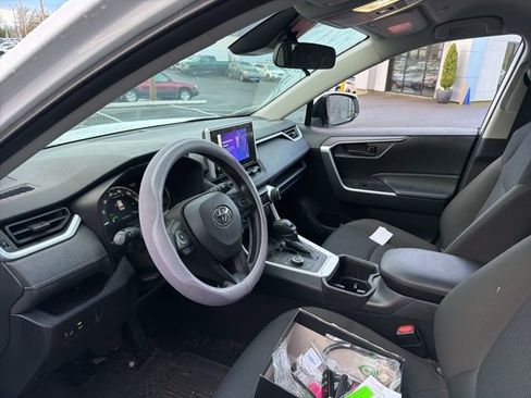 Used 2025 Toyota RAV4 LE image 4