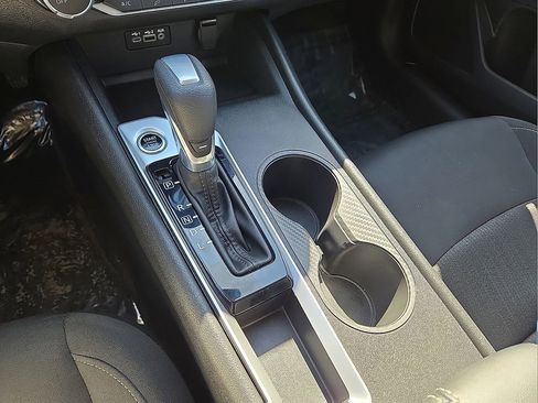 Used 2025 Nissan Altima 2.5 SV image 31