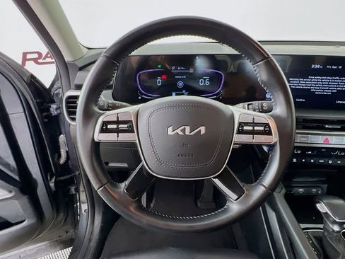 Used 2023 Kia Telluride S image 11