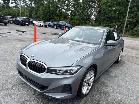 Used 2025 BMW 330i Sedan w/ Convenience Package RWD image 4