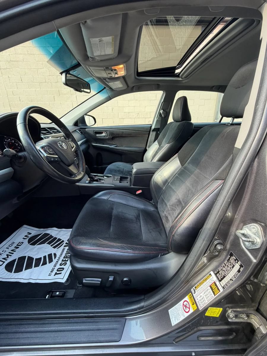 Used 2017 Toyota Camry XSE FWD image 13