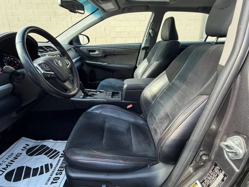 Used 2017 Toyota Camry XSE FWD image 13