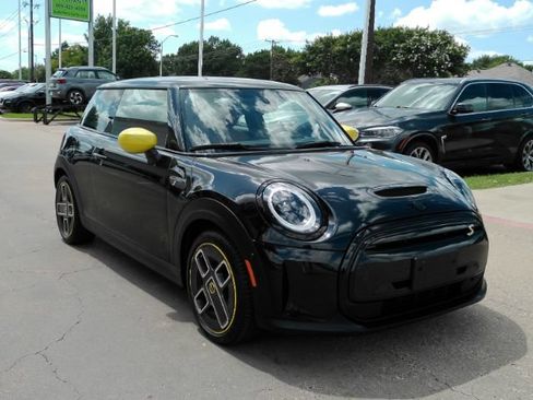 Used 2024 MINI Cooper SE FWD image 4