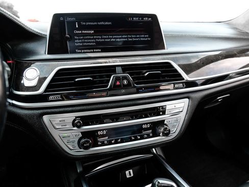Used 2017 BMW 750i RWD image 29
