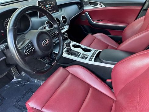 Used 2019 Kia Stinger GT1 image 10