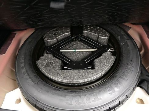 Used 2021 Toyota RAV4 LE w/ Carpet Mat Package (TMS) FWD image 25