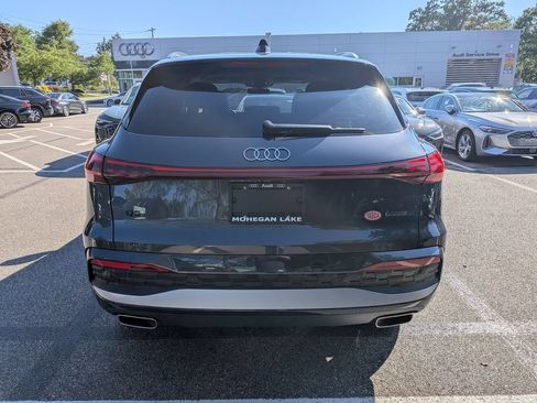 Used 2025 Audi Q5 Premium Plus w/ Premium Plus AWD/4WD image 4