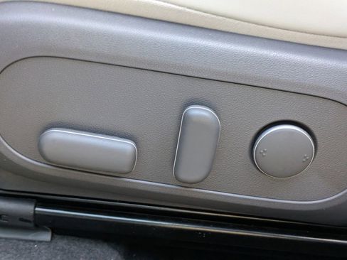 Used 2024 Hyundai Kona Limited image 21