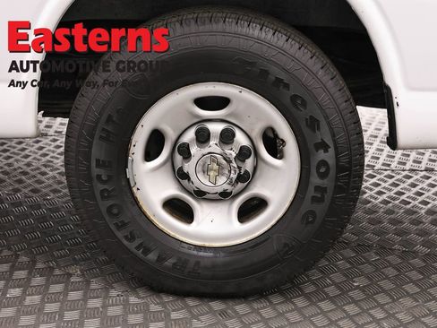 Used 2021 Chevrolet Express 2500 image 31