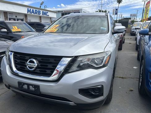 Used 2017 Nissan Pathfinder S image 27