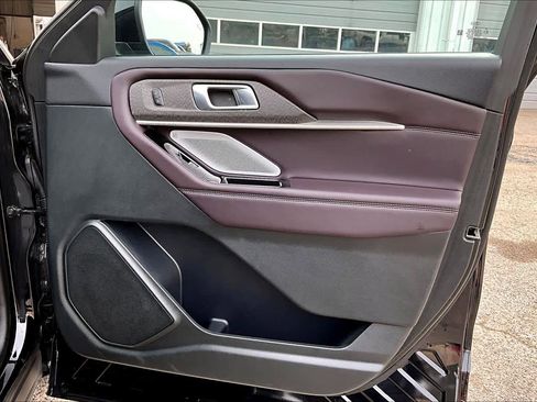 Used 2025 Ford Explorer Platinum image 28